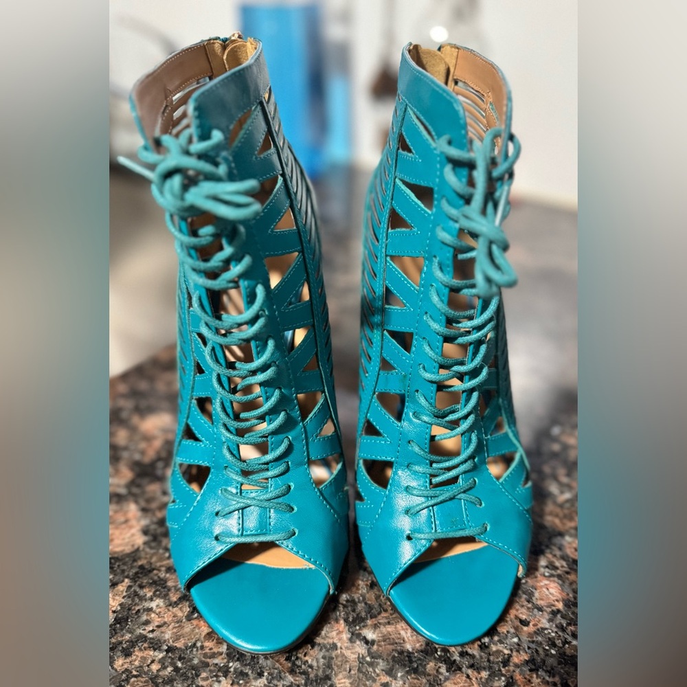 Nine West Women’s Strappy Heeled Sandals Size 8 - Picture 2 of 5